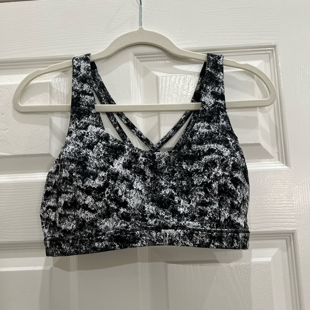 Lululemon sports bra